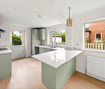 3 bedroom semi-detached house to rent - Photo 6