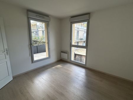 Location Appartement 4 pièces 103m² AMIENS 80090 - Photo 3
