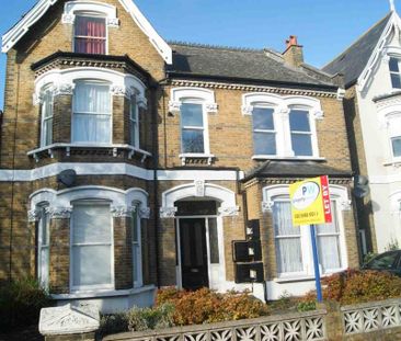 1 bedroom ground floor flat to rent - Photo 2