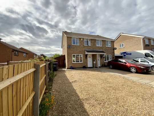 3 bedroom semi-detached house to rent - Photo 1