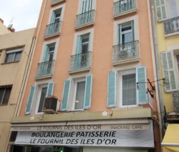 HYERES - HYPER-CENTRE - T3 traversant de 69.28 m² - Photo 2