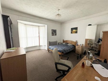 4 bedroom house to rent - Photo 3