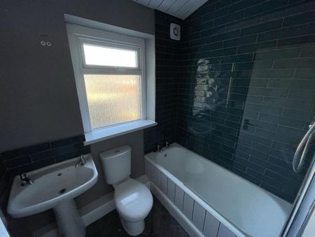 3 bedroom private hall to rent - Photo 3