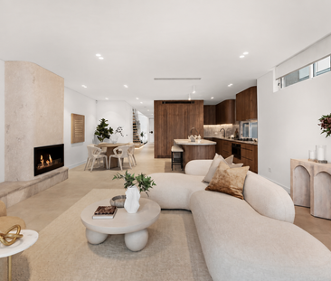 Luxury Five-Bedroom Duplex with Pool and Alfresco Entertaining - Photo 1