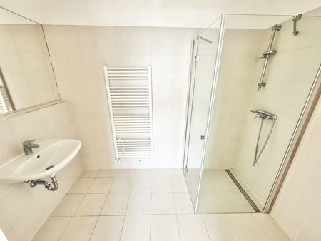TERRASSENTRAUM | HELLE 2 ZIMMER | KLIMAANLAGE | OPTIMALE RAUMAUFTEILUNG | U-BAHN NÄHE - Foto 5