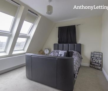 Willow Tree Lodge, Cozens Lane East, Wormley - Photo 4