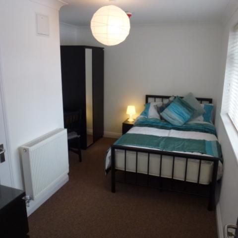 1 bedroom in a house share to rent - Photo 1