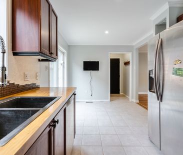 For Lease - 4 Prince Edward Place, Barrie, Ontario - Photo 1