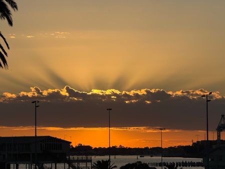 Port Melbourne - Photo 2