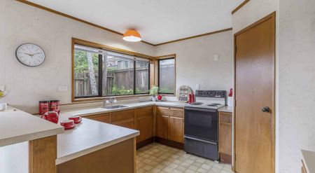 Highland Park, 6+ bedrooms - Photo 2