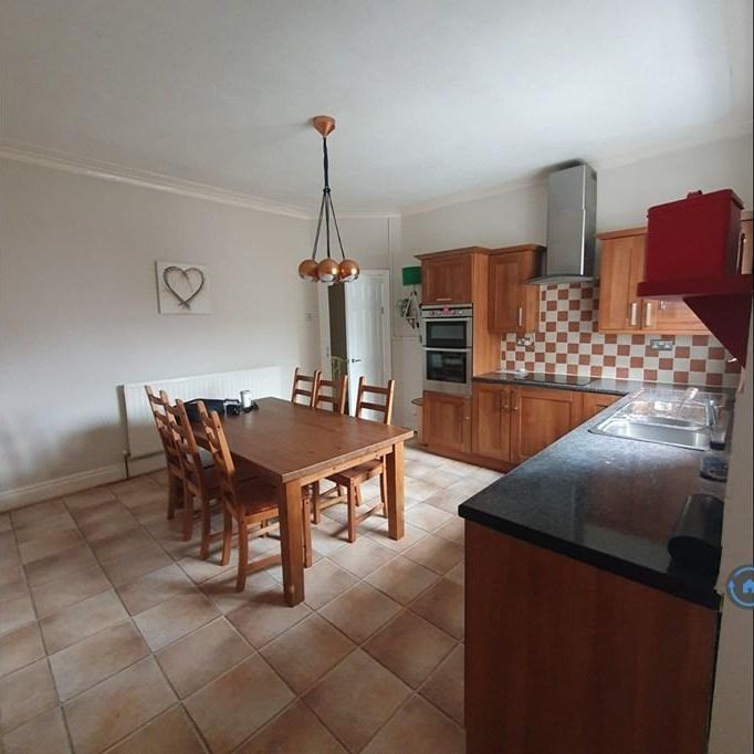 3 bedroom flat to rent - Photo 1