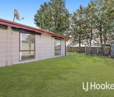 65 Willow Drive, Hampton Park VIC - Photo 6