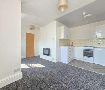 Chatsworth Avenue, Bispham, FY2 - Photo 2