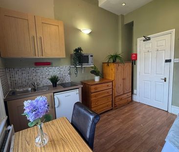 Bedsit, Holland Road, W14 - Photo 5