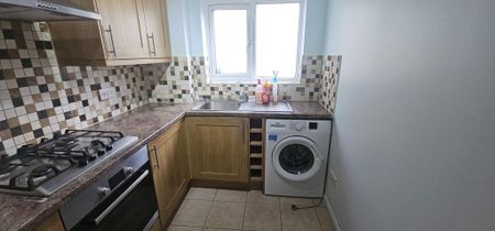 1 bedroom flat to rent - Photo 3