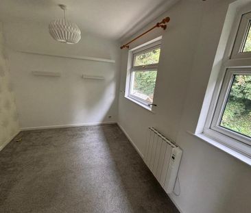 3 bedroom detached house to rent - Photo 2