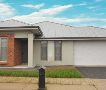 Brand-New Family Home in Riverlea Park - Photo 5
