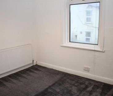 4 bedroom terraced house to rent - Photo 2