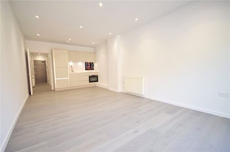 1 Bedroom Flat / Apartment - Old Station Approach, Winchester - Photo 4