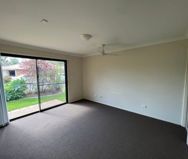 THREE BEDROOM HOME IN QUIET STREET - Photo 6