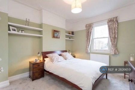 2 bedroom flat to rent - Photo 4