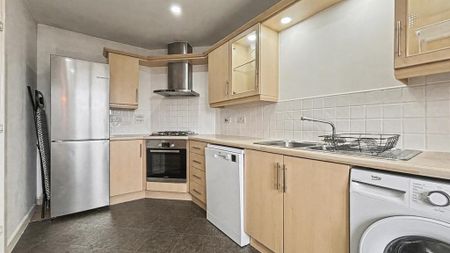 2 bedroom flat to rent - Photo 4
