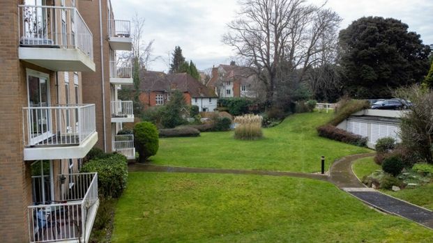 Modern 2 bed flat in Meyrick Court - Photo 1