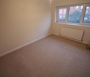 5 bedroom semi-detached house to rent - Photo 4