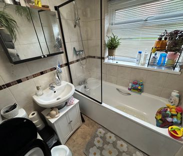 WHITTINGTON CLOSE, HYTHE, SO45 5NQ - Photo 2