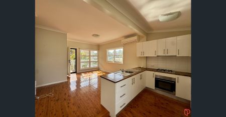 GEM ON GOULD - Photo 2