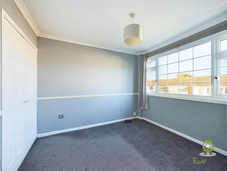 3 bedroom end of terrace house to rent - Photo 3