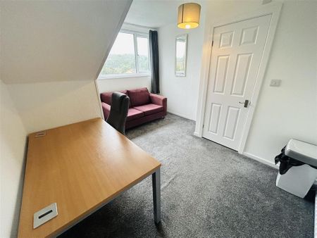 3 bedroom terraced house to rent - Photo 5