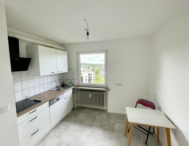 Großzügige 2 Zi.-Wohnung in zentraler Lage mit Balkon - Foto 1