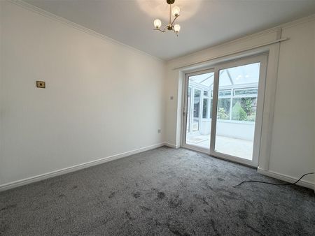 Laurelbanks, Heswall - Photo 3