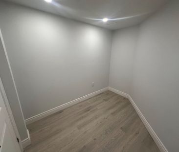 For Lease - 30 Skyridge Drive Unit# 2, Brampton, Ontario - Photo 2