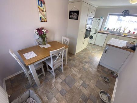 1 bedroom detached house to rent - Photo 4