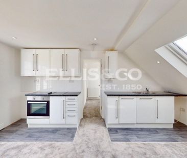 Thorn Close, UB5, Northolt - Photo 4