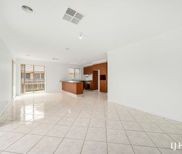 55 Lance Hill Avenue, Dunlop ACT, Belconnen - Photo 1