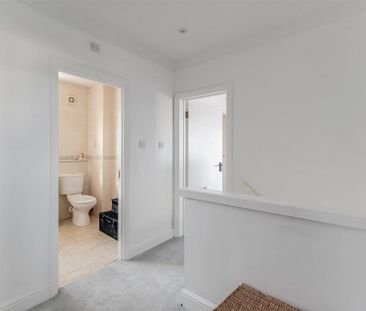 4 bedroom semi-detached house to rent - Photo 4