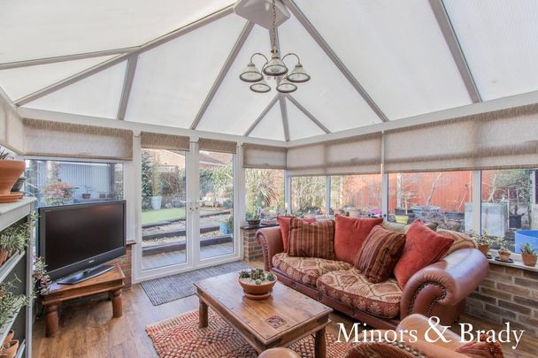 1 bedroom in a house share to rent - Photo 1