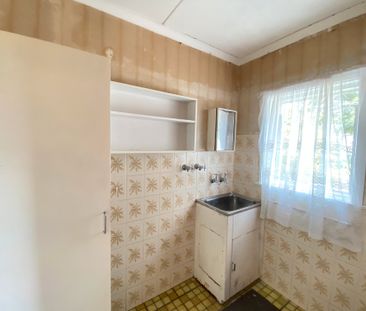 Character Home - Three Bedrooms, Study, Shed & Additional Parking - Photo 3