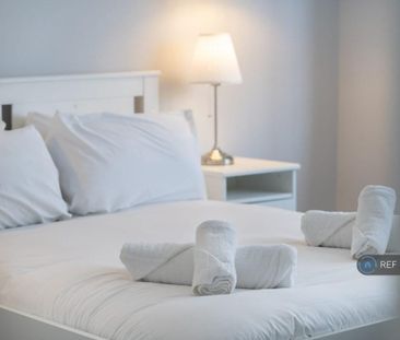 5 bedroom semi-detached house to rent - Photo 5