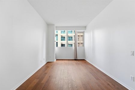 For Lease - 555 Yonge Street Unit# 304, Toronto, Ontario - Photo 4