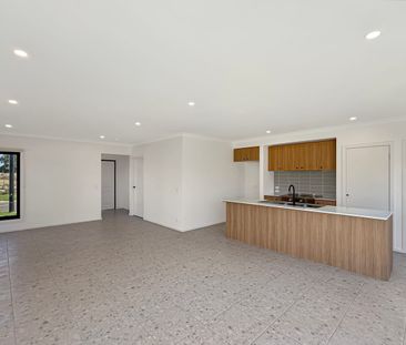 🏡 Brand New 4-Bedroom Townhouse in Thornhill Park - Photo 6