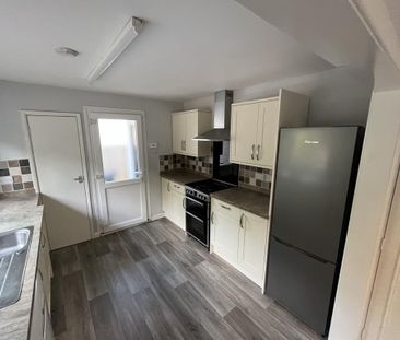 2 bedroom detached bungalow to rent - Photo 3