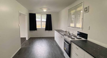 15c Anzac Avenue - Photo 2