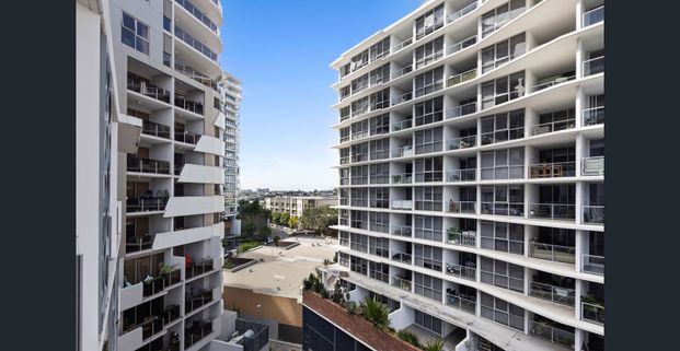 2-Bedroom Apartment with Parking at 'Casa' – Newstead - Photo 1