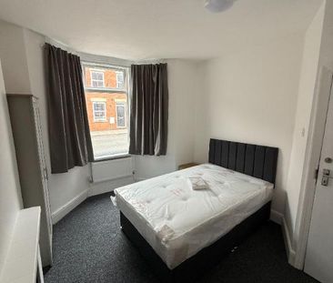 4 bedroom terraced house to rent - Photo 6