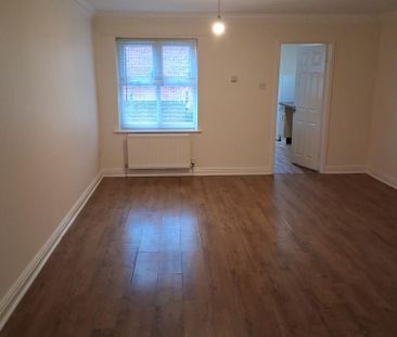 2 bedroom end of terrace house to rent - Photo 1