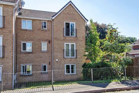 2 bedroom apartment to rent - Photo 2